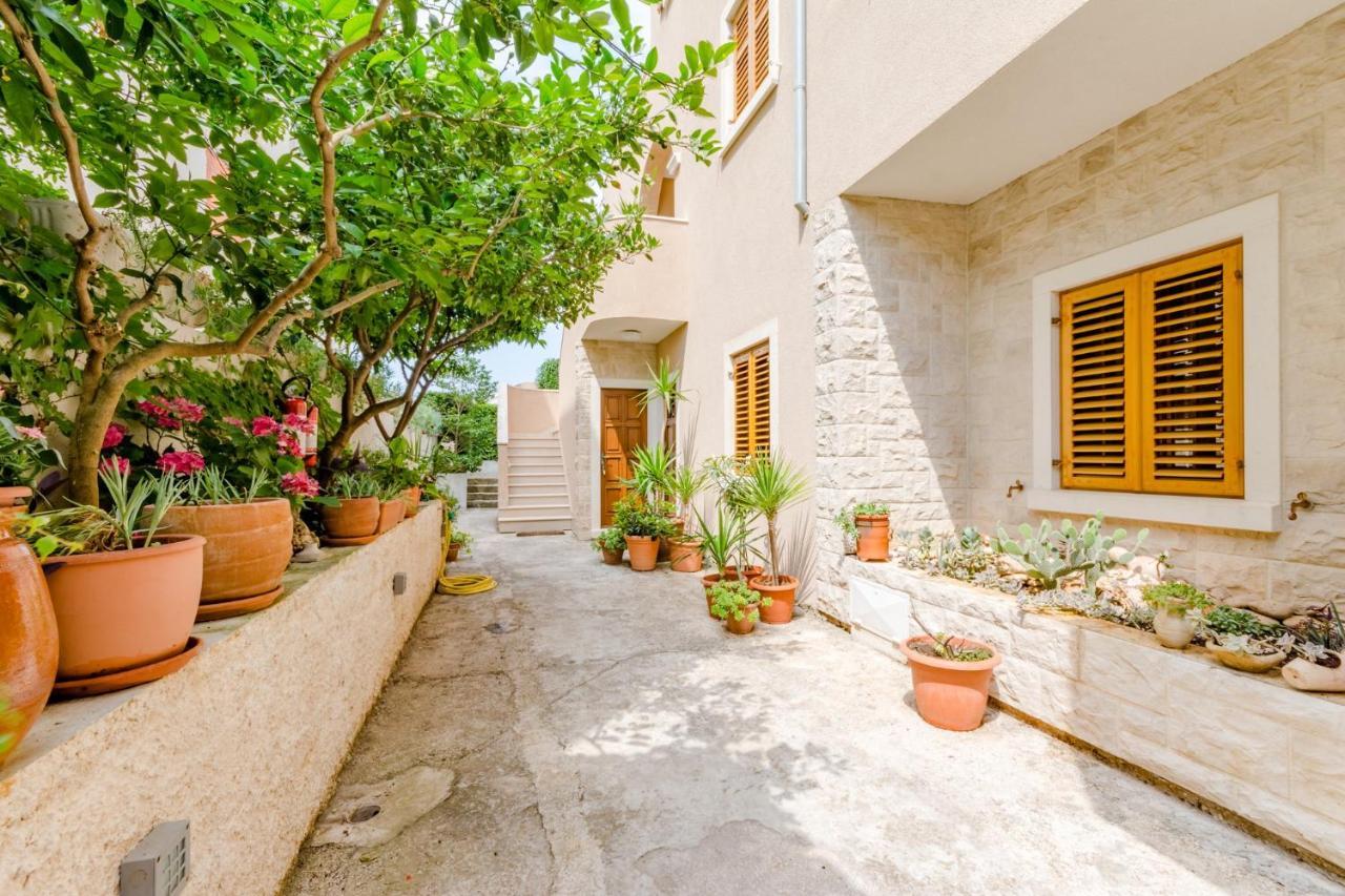 Apartments Iggy Postira Exterior foto